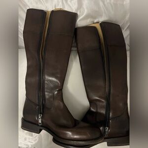 Frye 100% leather  Women’s tall Frye boots in Great condition!
